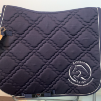 tapis hkm - tapis concours - tapis dressage - tapis cso - tapis cheval - tapis poney - tapis loisir