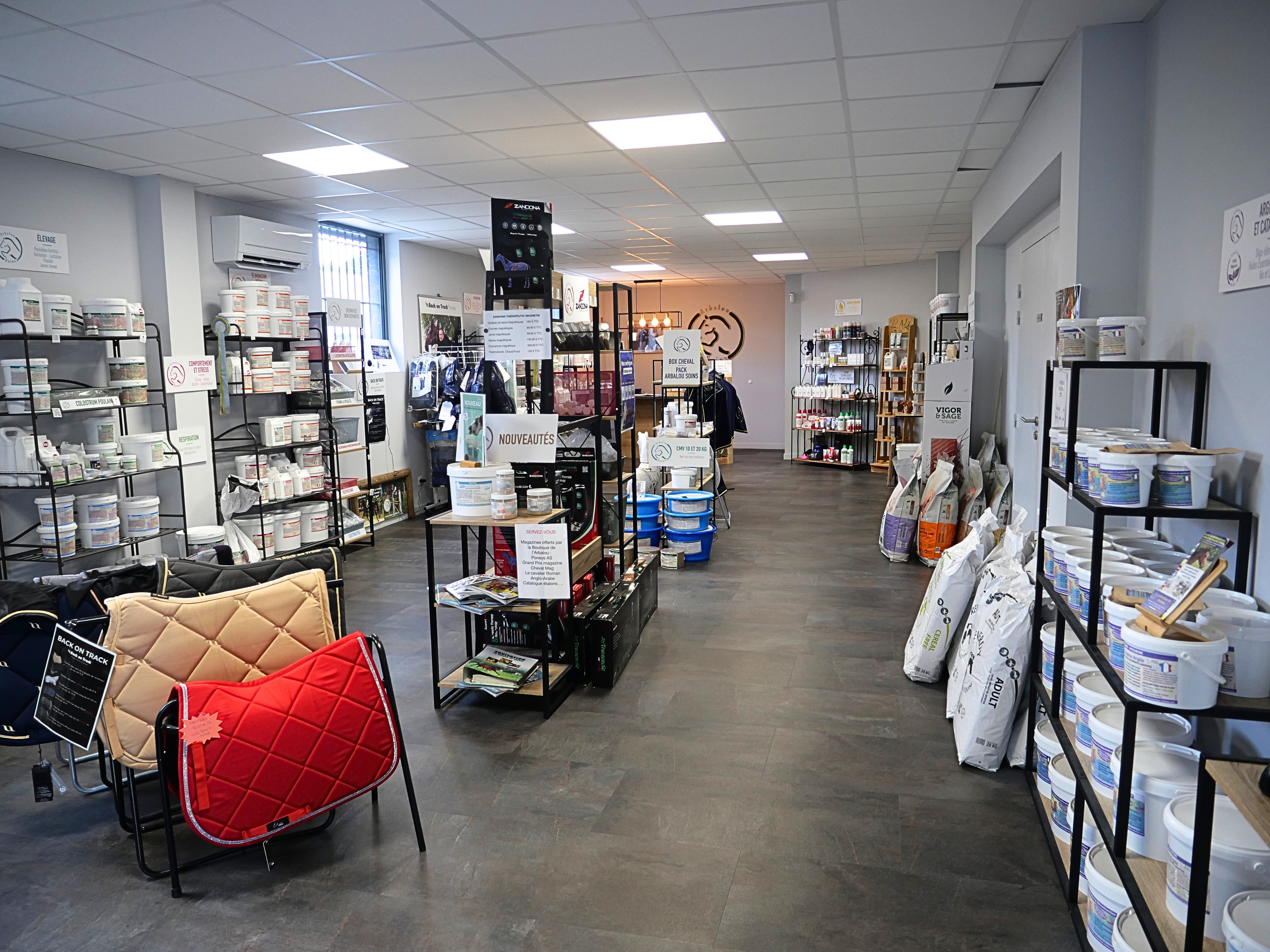 Equipement chevaux, chiens, chats - La boutique de l'Arbalou